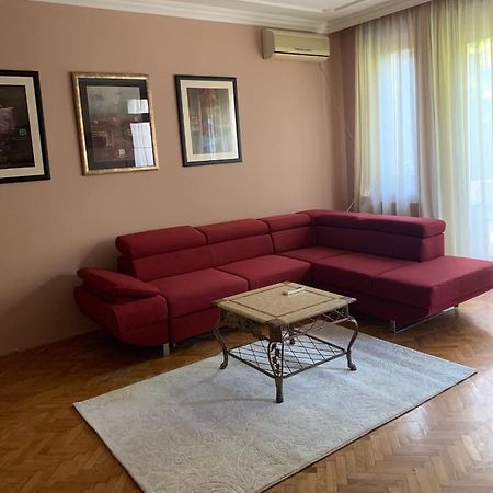 Relax And Pool Apartments Novi Sad Bagian luar foto